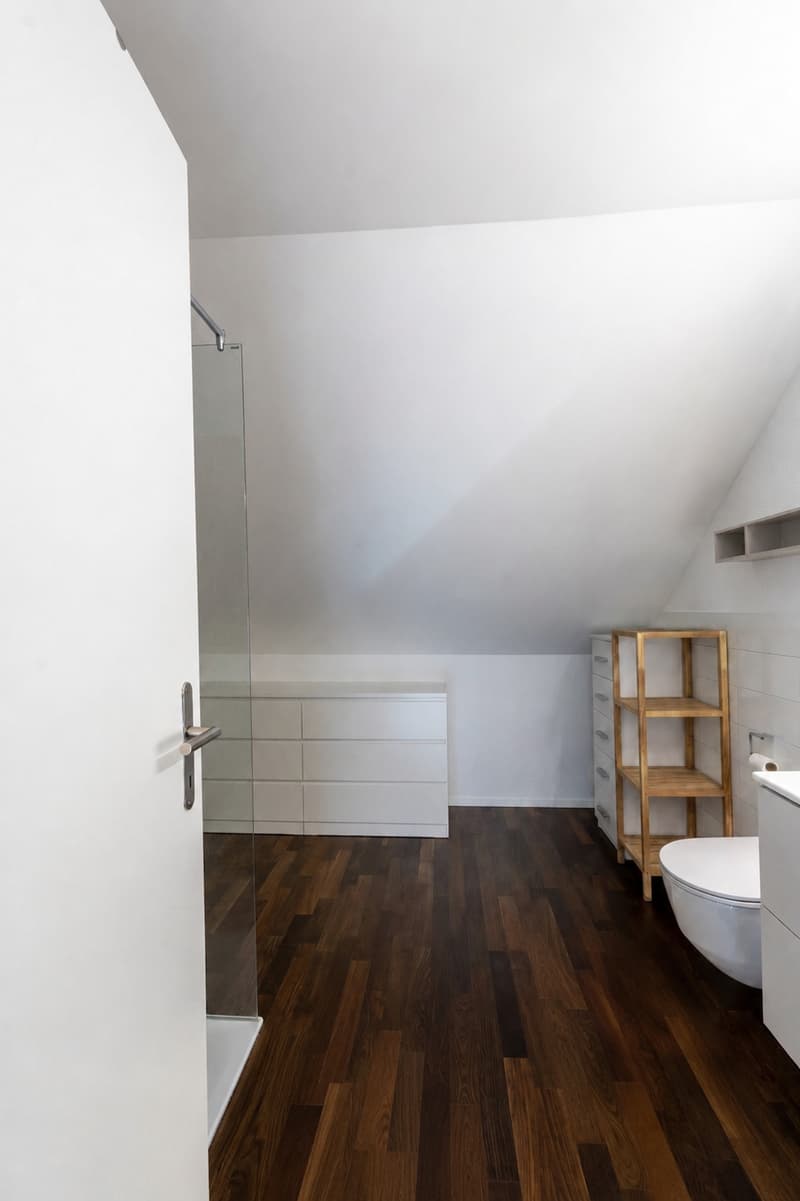 Helle und moderne Dachgeschosswohnung im Eigentumsstandard (7)