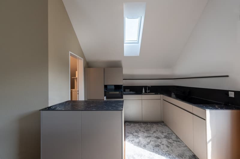 Helle und moderne Dachgeschosswohnung im Eigentumsstandard (4)