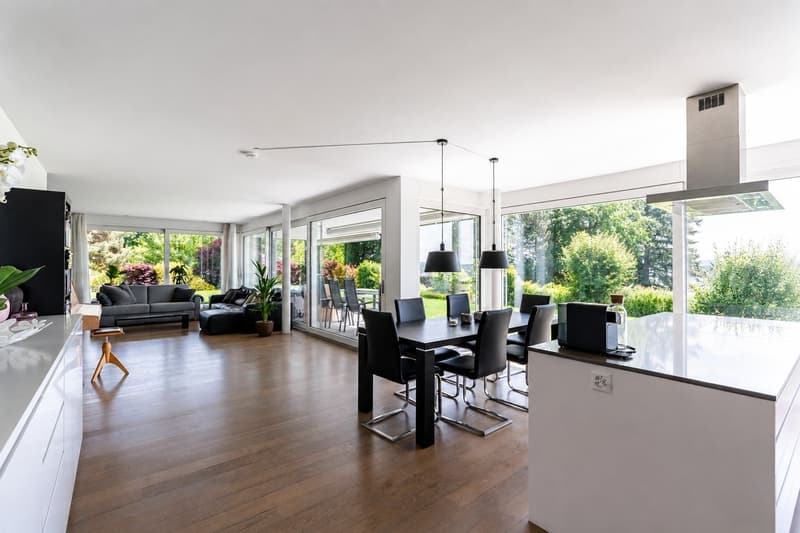 Grosszügige Gartenwohnung mit viel Privatsphäre und Weitsicht (2)