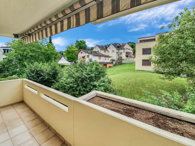 3.5 Zimmer Eigentumswohnung 1.OG - mit Blick ins Grüne (2)