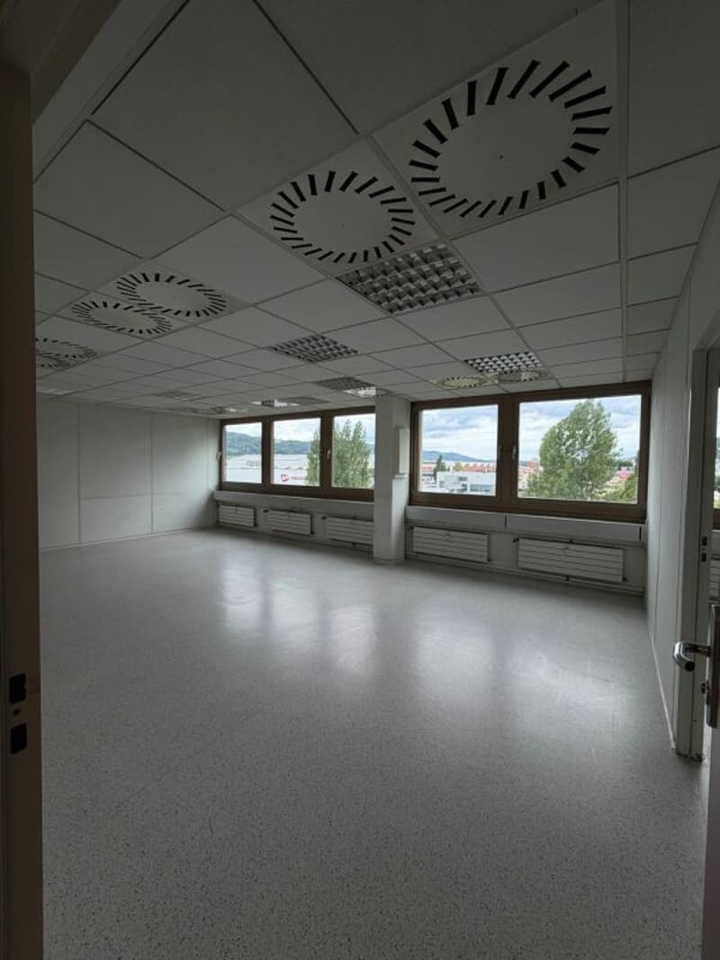680 m2 di spazio commerciale al 3° piano nel quartiere industriale Silbern (4)
