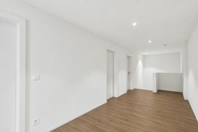 Wohnen wie in einem Einfamilienhaus - Schöne 5.5-Zimmer Maisonette Wohnung mit Gartensitzplatz und Balkon in Fahrwangen am Hallwilersee (11)