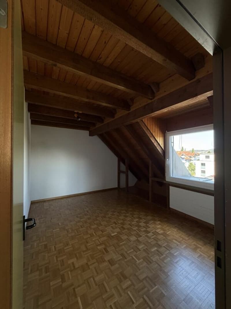 Charmante 3-Zimmer-Dachwohnung auf zwei Etagen in Rupperswil (3)