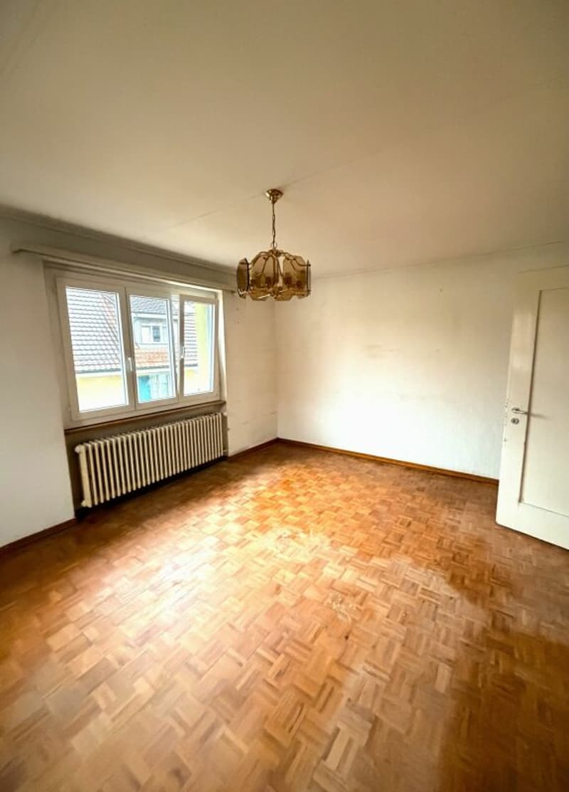 Helle 4- Zimmerwohnung im Zentrum von Dietikon (5)