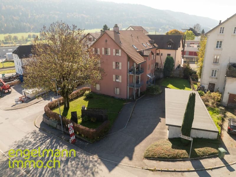 Spacieux appartement en duplex de 8.5 pièces / Grosse 8.5-Zimmer Duplexwohnung (2)