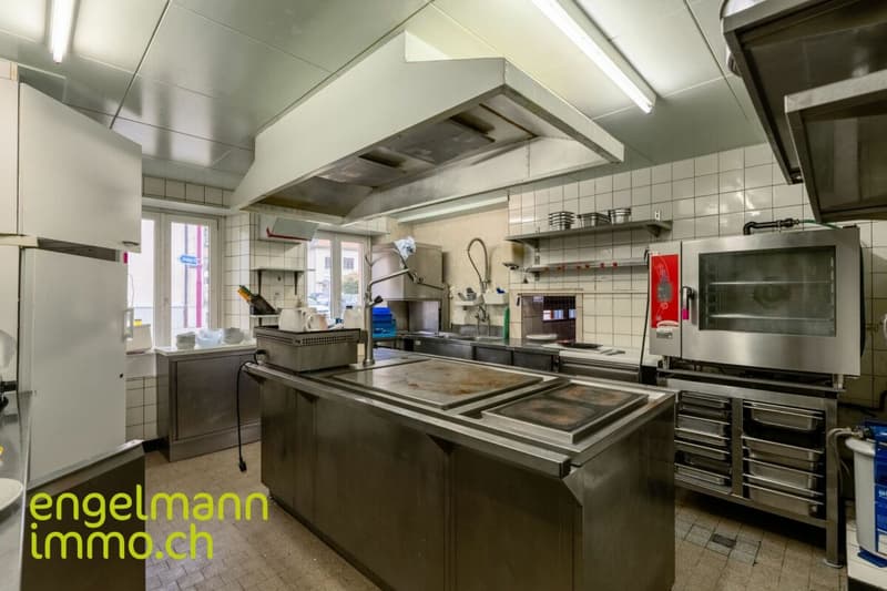 Immeuble locatif avec restaurant / Mehrfamilienhaus mit Restaurant (8)