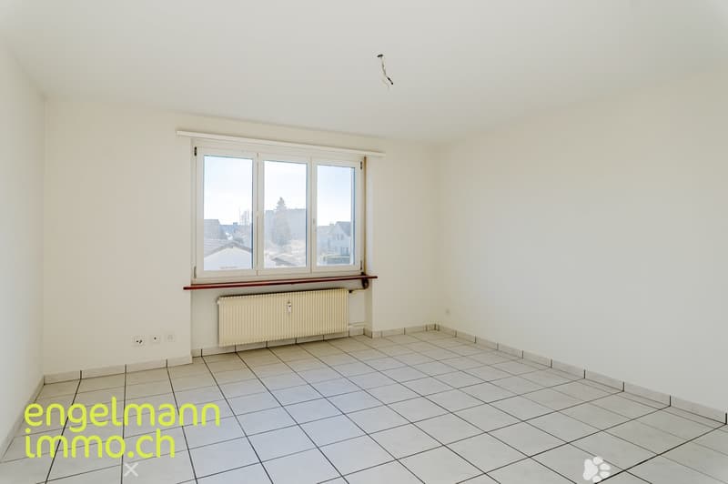 3 Zimmer-Dachwohnung / Appartement mansardé de 3 pièces (2)