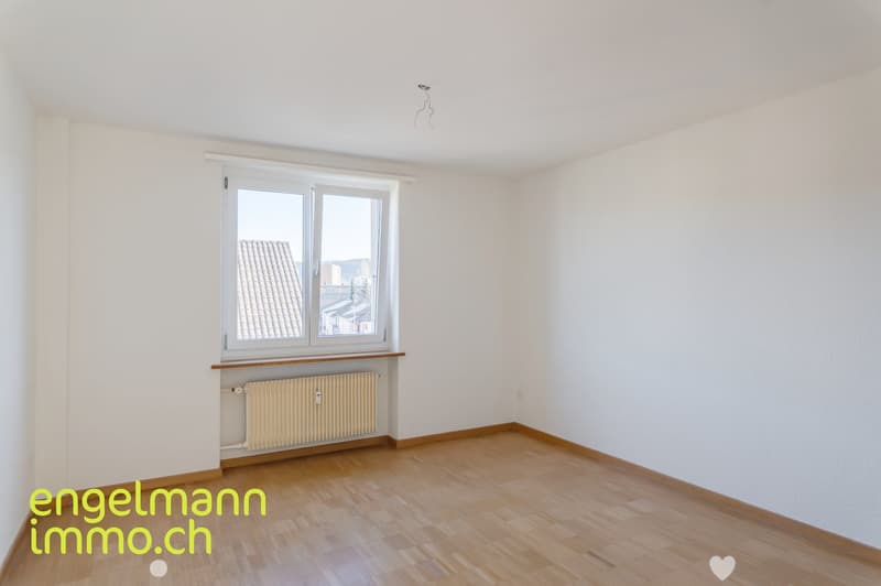 3 Zimmer-Dachwohnung / Appartement mansardé de 3 pièces (3)