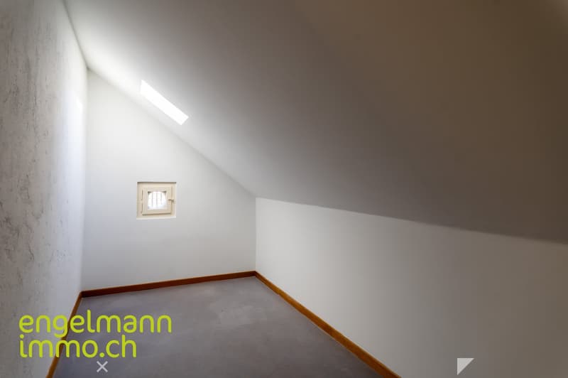 3 Zimmer-Dachwohnung / Appartement mansardé de 3 pièces (6)