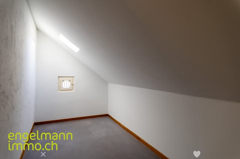 3 Zimmer-Dachwohnung / Appartement mansardé de 3 pièces (6)