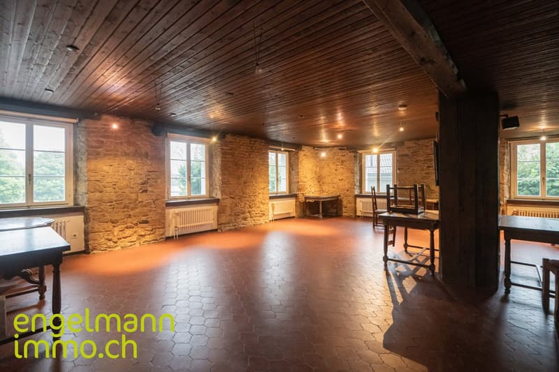 Café-Restaurant historique à louer aux Reussilles (11)
