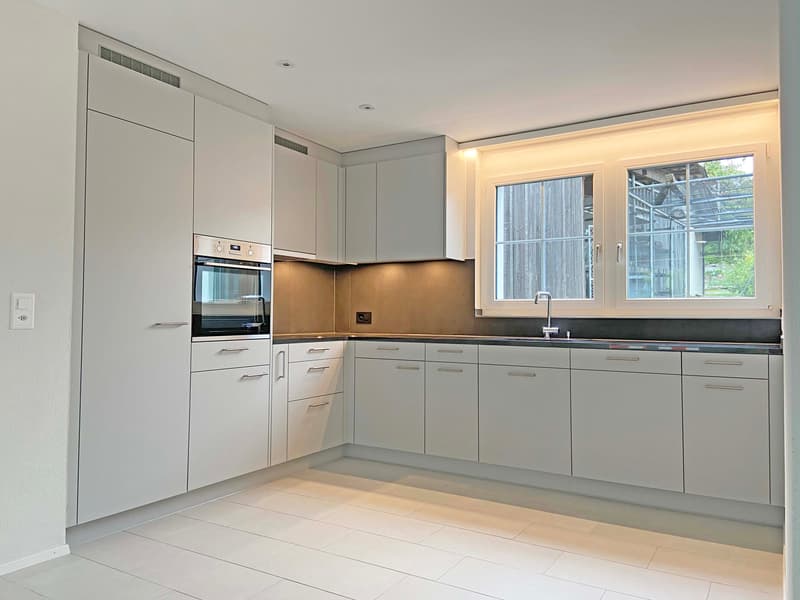 Grosszügige 3 ½-Zimmerwohnung in Oberhasli mit Sitzplatz (4)