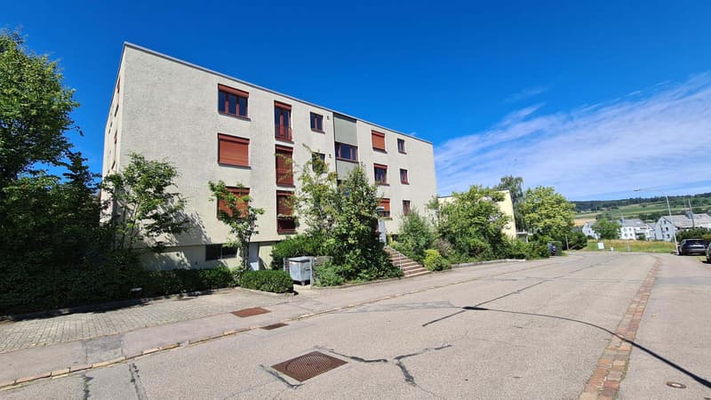 Per sofort verfügbar; Plätze aussen und in der Tiefgarage (1)