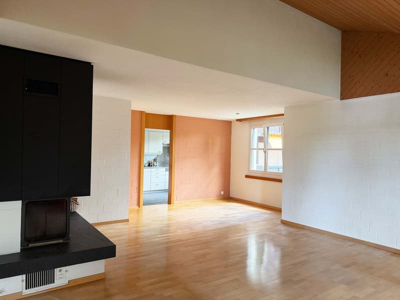 Familienwohnung mit Cheminée & zwei Balkonen (3)