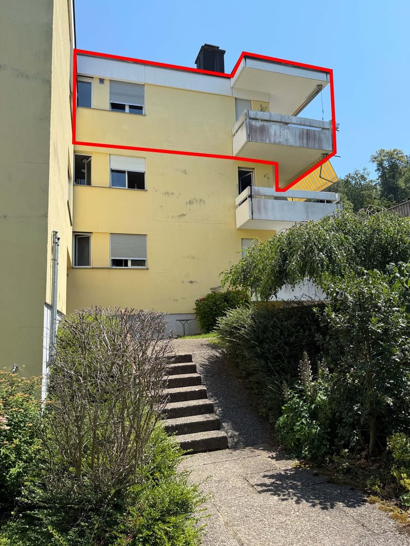 Helle Wohnung mit sonnigem Balkon und Cheminée (10)