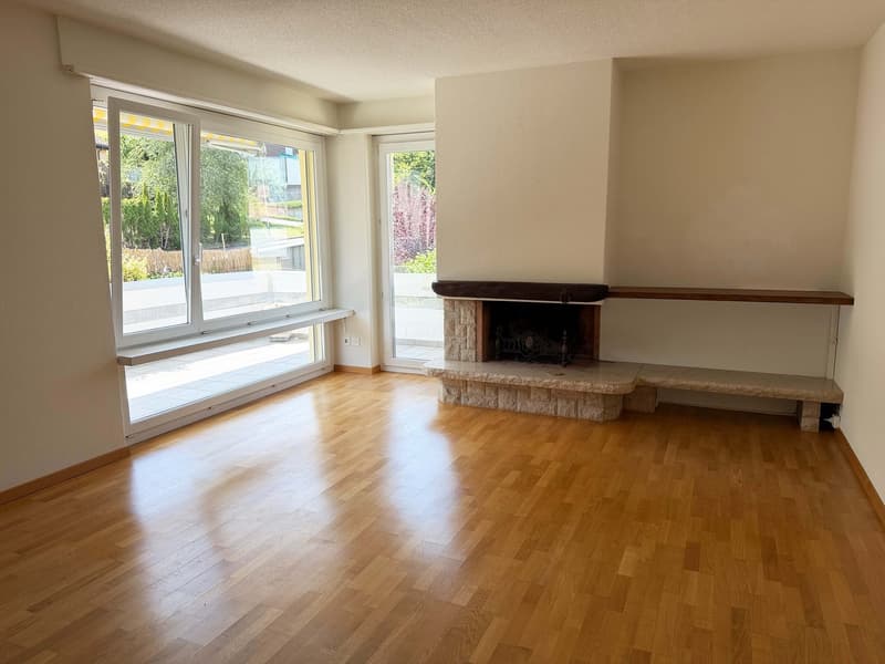 Helle Wohnung mit sonnigem Balkon und Cheminée (1)