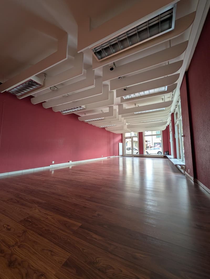 Attraktive Gewerbeimmobilie im Zentrum von Lyss (4)