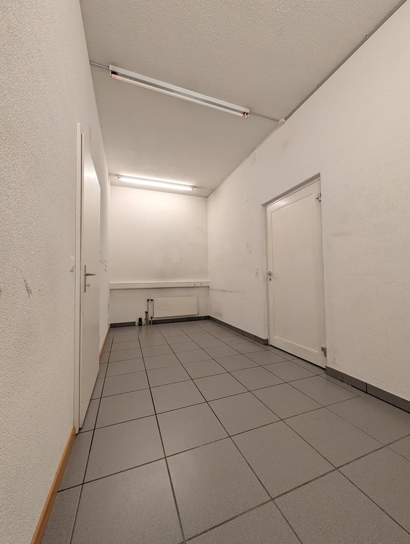 Attraktive Gewerbeimmobilie im Zentrum von Lyss (8)