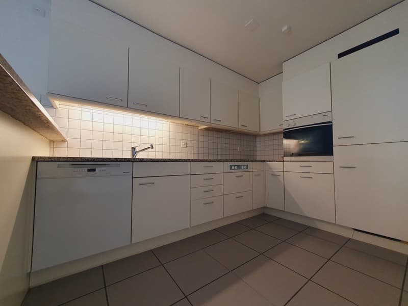 Grosszügige Wohnung auf 2 Etagen mit eigenem Gärtli (4)