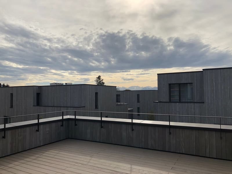 Moderne 2.5-Zimmer-Attika mit Balkon in Zollikofen (1)