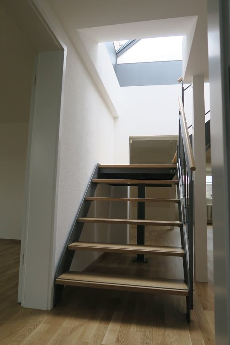 Attraktive 2.5-Zimmer-Dachwohnung mit eigener Dachterrasse (7)