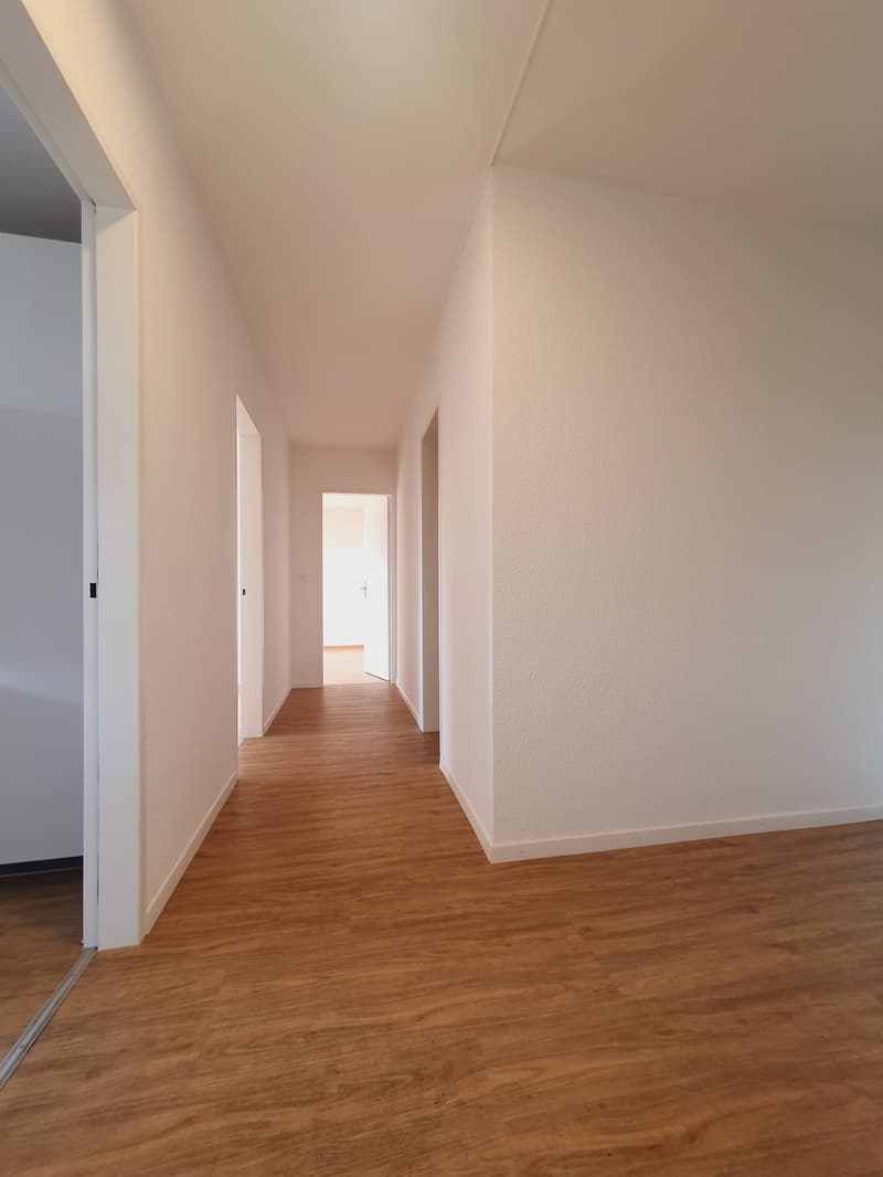 Helle 3-Zimmer-Wohnung mit Balkon und Aussicht in Meinisberg (4)