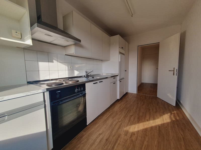 Helle 3-Zimmer-Wohnung mit Balkon und Aussicht in Meinisberg (2)