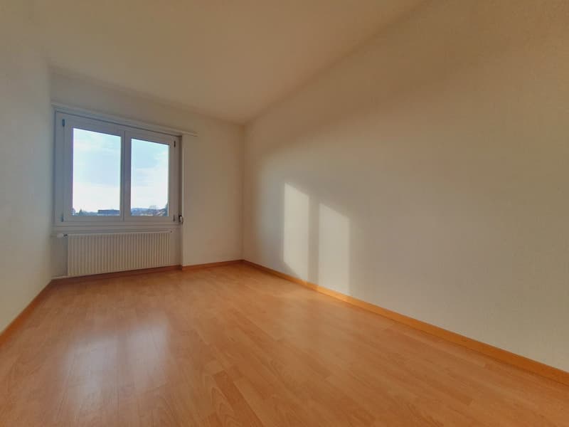 Helle 3-Zimmer-Wohnung mit Balkon und Aussicht in Meinisberg (6)