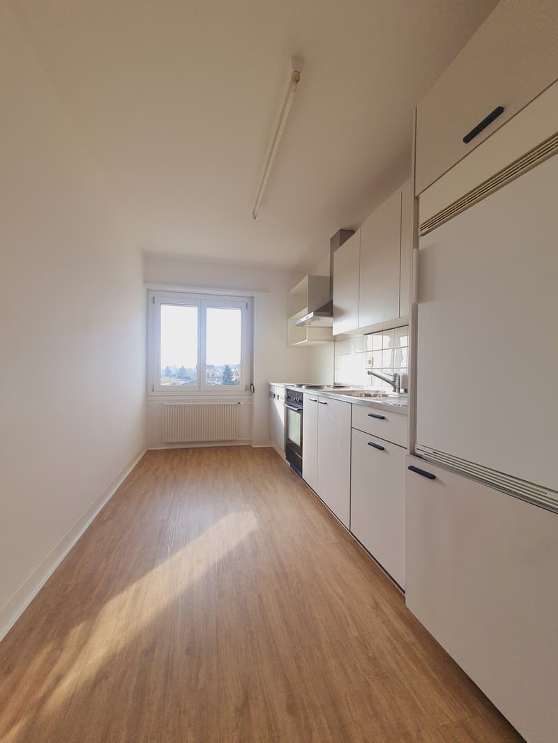 Helle 3-Zimmer-Wohnung mit Balkon und Aussicht in Meinisberg (3)