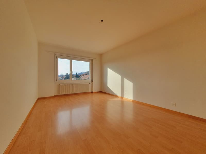Helle 3-Zimmer-Wohnung mit Balkon und Aussicht in Meinisberg (7)