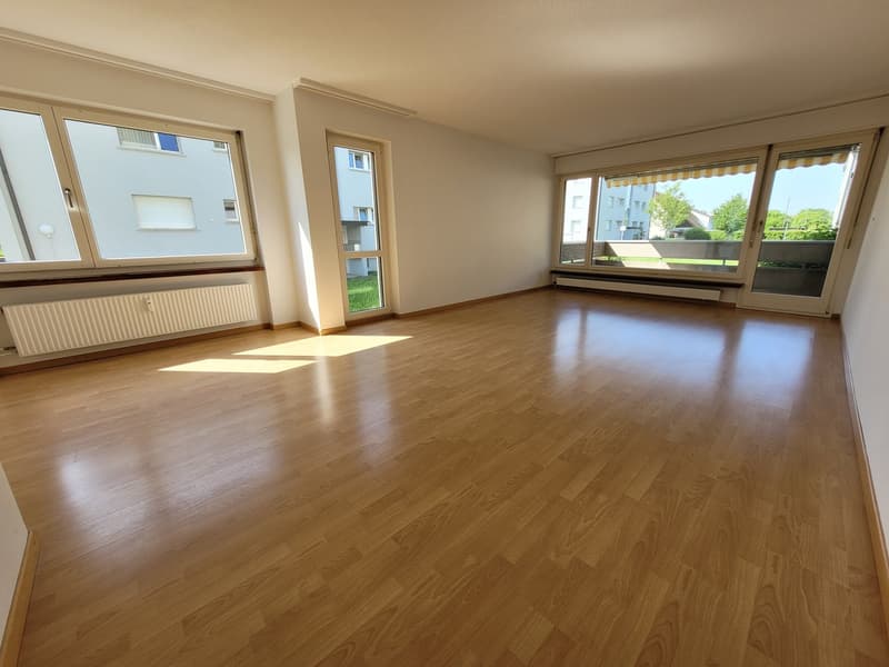 preiswerte 4.5-Zimmer-Wohnung mit Balkon in Gunzgen (3)