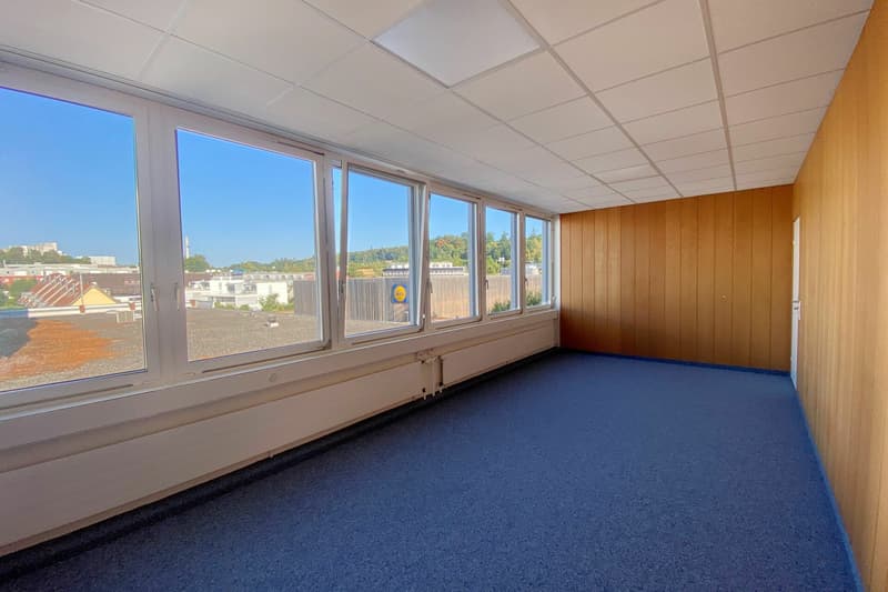 Büro an verkehrsgünstiger Lage (6)