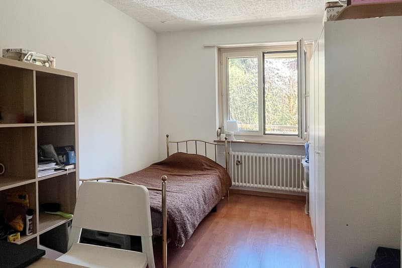 Wohnung mit Balkon mit Sicht ins Grüne nahe dem Dättwiler Weiher (3)