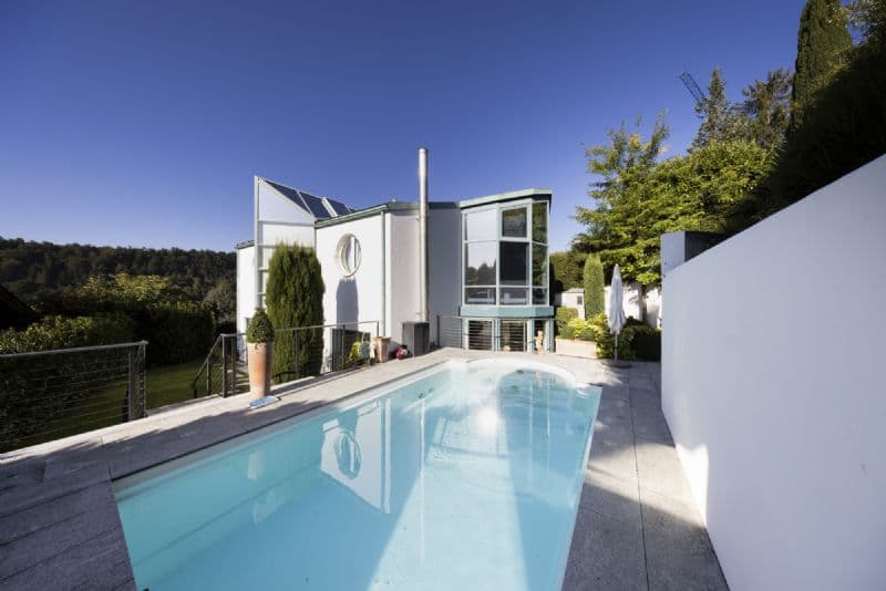 Aussenbereich mit Pool