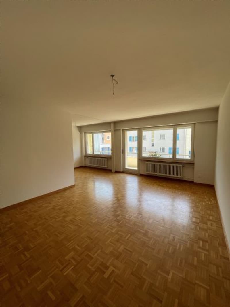 4.5-Zimmer-Wohnung in zentraler Lage zu vermieten (3)