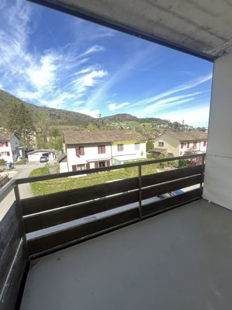 Helle und Grosse 4-Zimmerwohnung an ruhiger Lage (8)