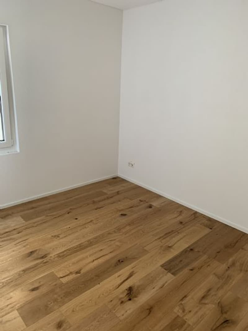 Gewerberaum an idealer Lage zu vermieten (2)