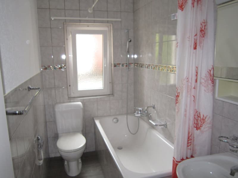 Bad Wohnung 1. OG links
