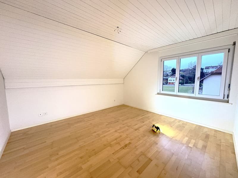 Bel appartement spacieux de 4,5 pièces au 2e étage d'une maison de 6 familles bien entretenue (10)