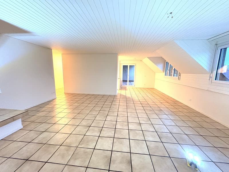 Bel appartement spacieux de 4,5 pièces au 2e étage d'une maison de 6 familles bien entretenue (5)