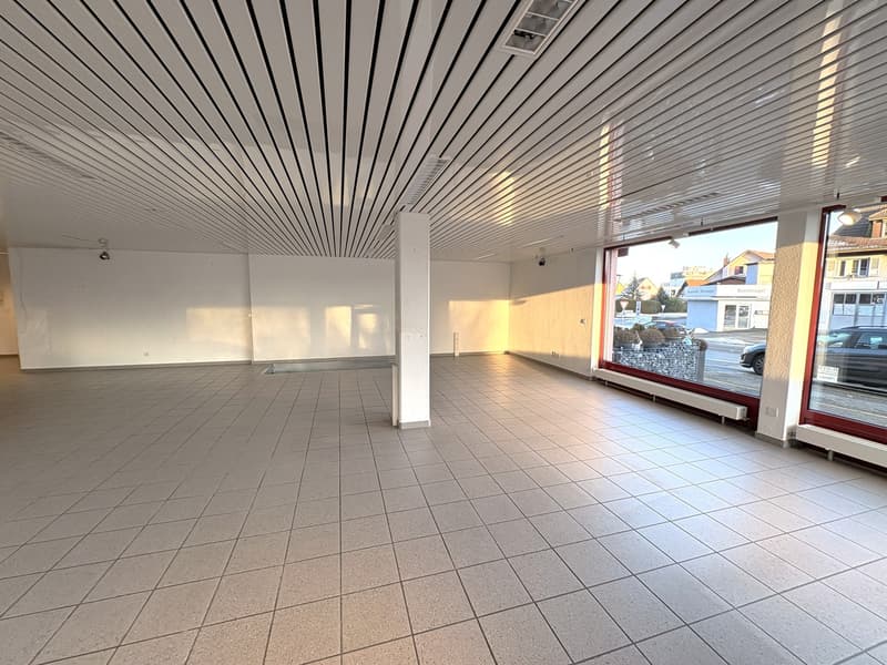 Espace commercial attractif avec stockage en centre-ville d'Oensingen (5)