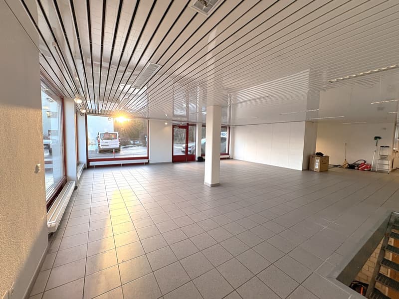 Espace commercial attractif avec stockage en centre-ville d'Oensingen (7)