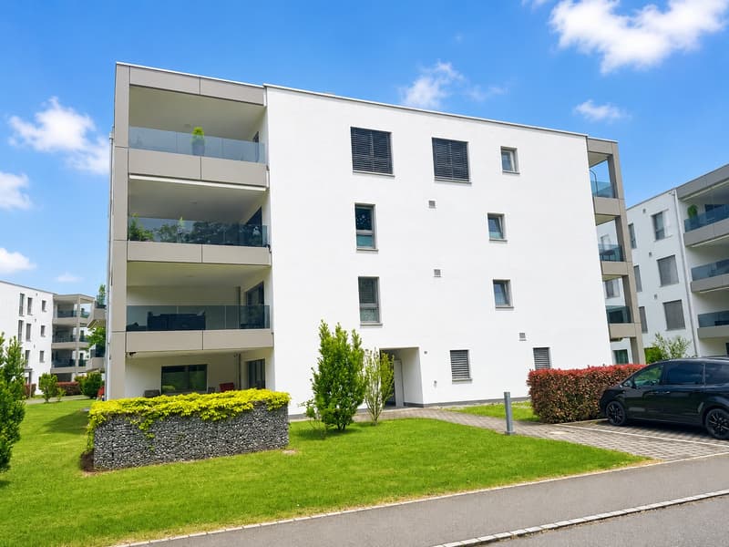 Exklusive 2.5-Zimmer-Wohnung mit grosser Balkonfläche 36,5 m2 (2)
