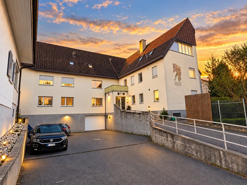 Exklusive, neu renovierte 4.5-Zimmerwohnung mit Studio an zentraler Lage in Sissach (1)
