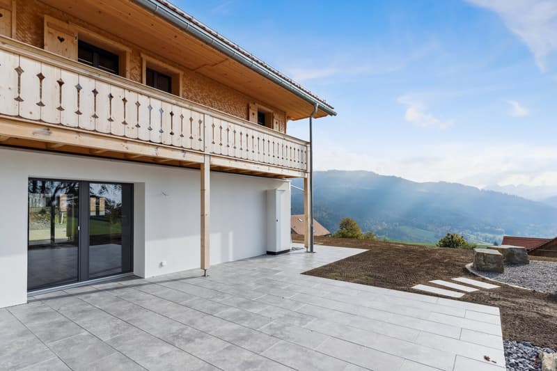wooden balcony, large sliding glass doors, raised floor, large tile area