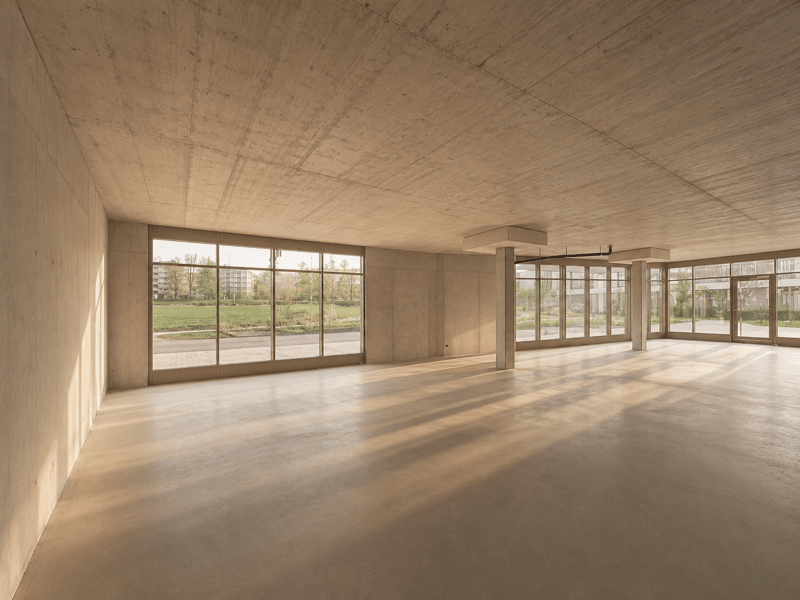 Espace commercial avec style et présence (5)