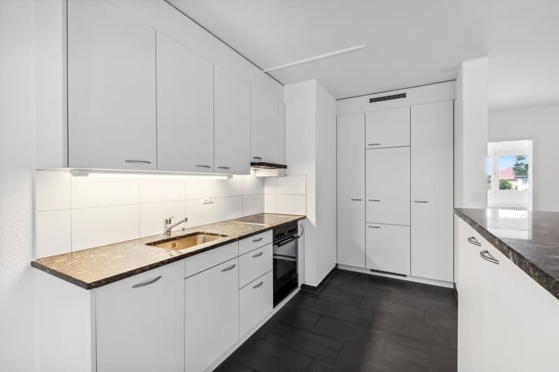 Moderne Wohnung mit sonnigem Balkon (1)