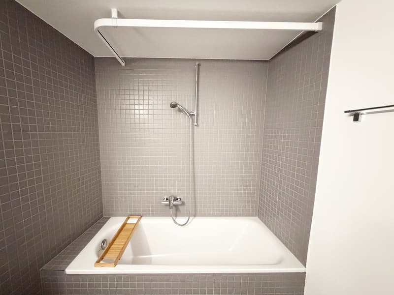 Mitten in der Altstadt - Grosse Wohnung mit 2 Badezimmern und Reduit (9)