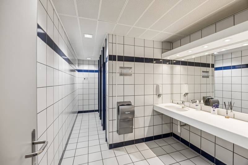 Moderne & klimatisierte Bürofläche im Talgut-Zentrum Ittigen – 280 m² sofort verfügbar (15)