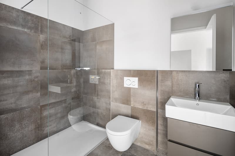 Badezimmer mit Dusche